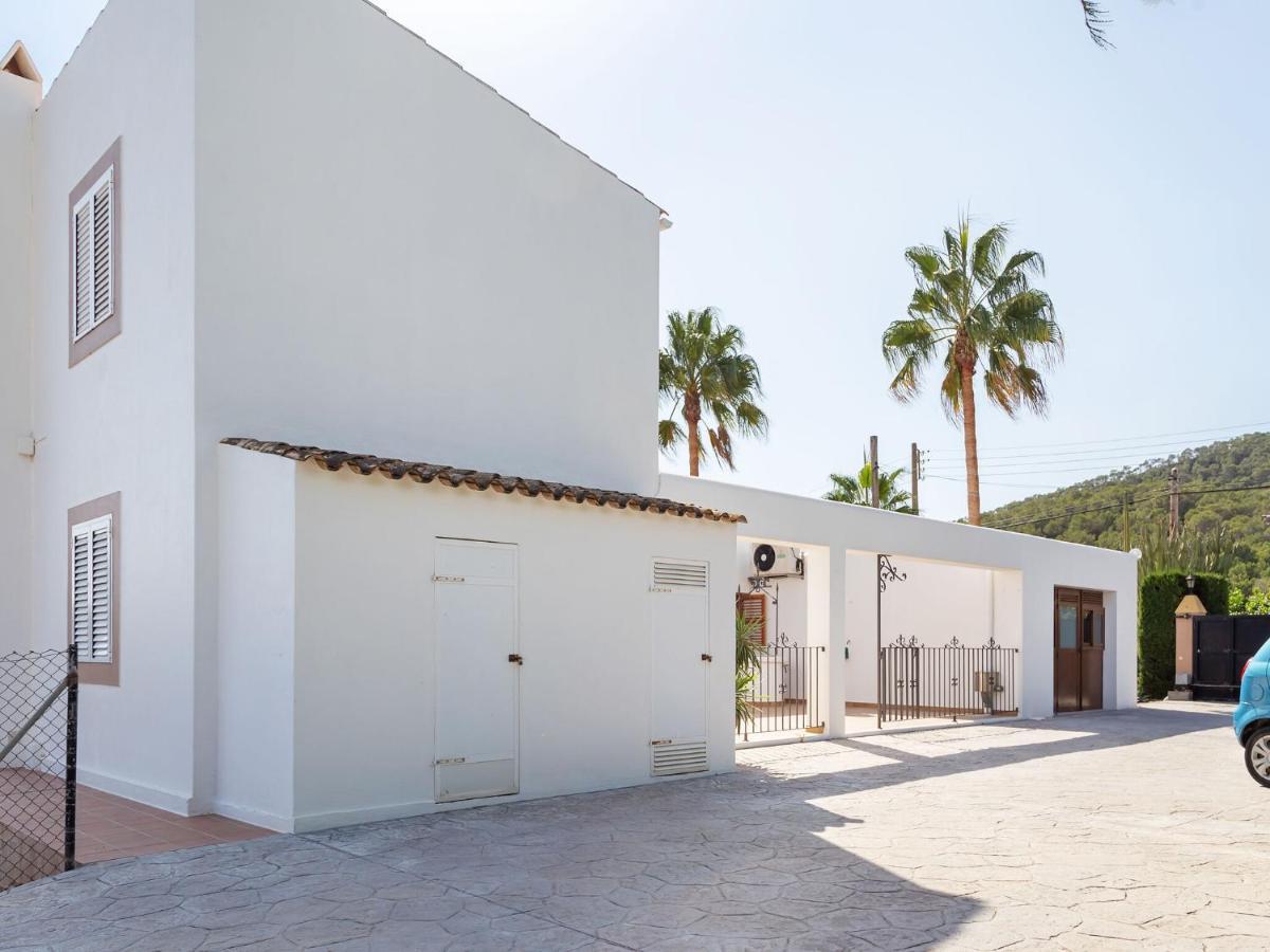 Ideally Located Villa With Pool A Short Drive From Ibiza Town And The Beach Sant Josep de sa Talaia Bagian luar foto